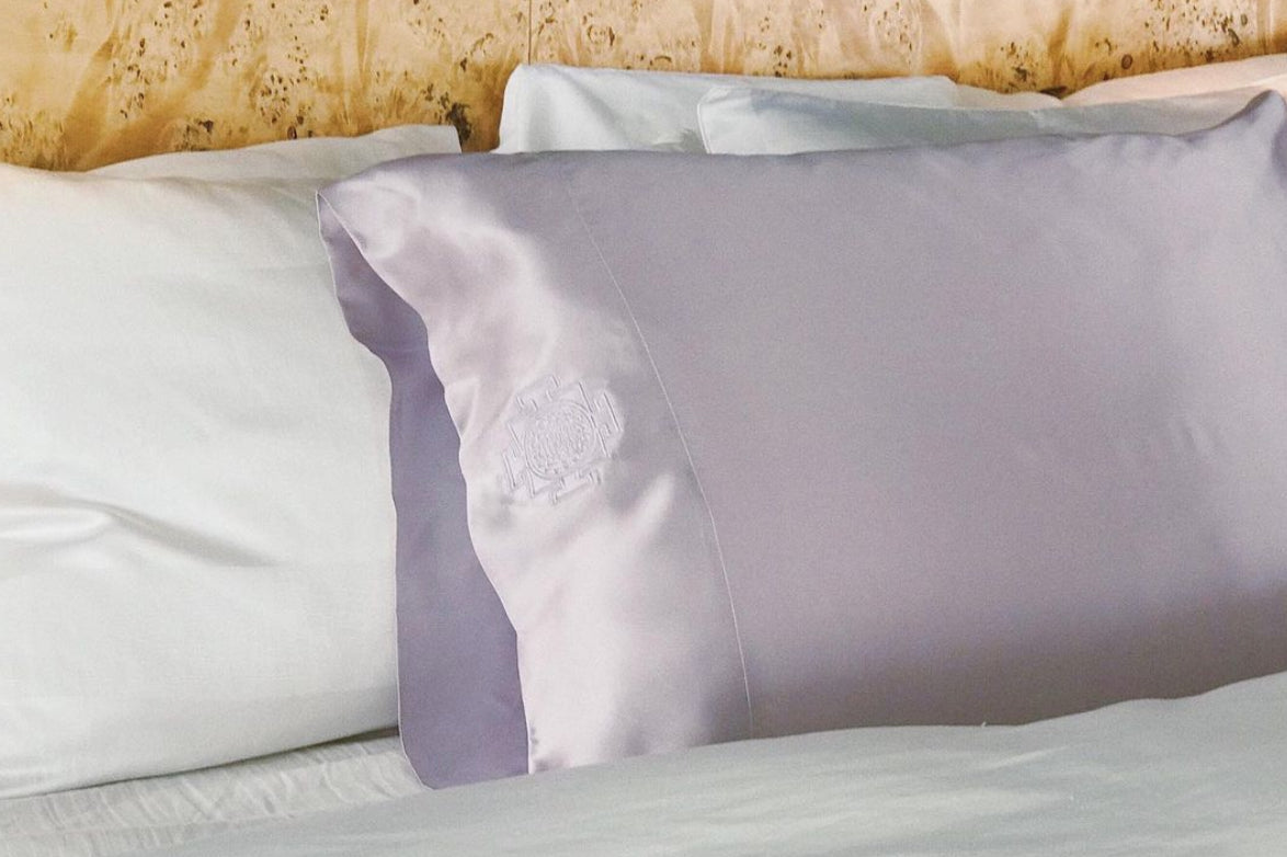 The Hair and Skin Benefits of Sleeping With a Silk Pillowcase